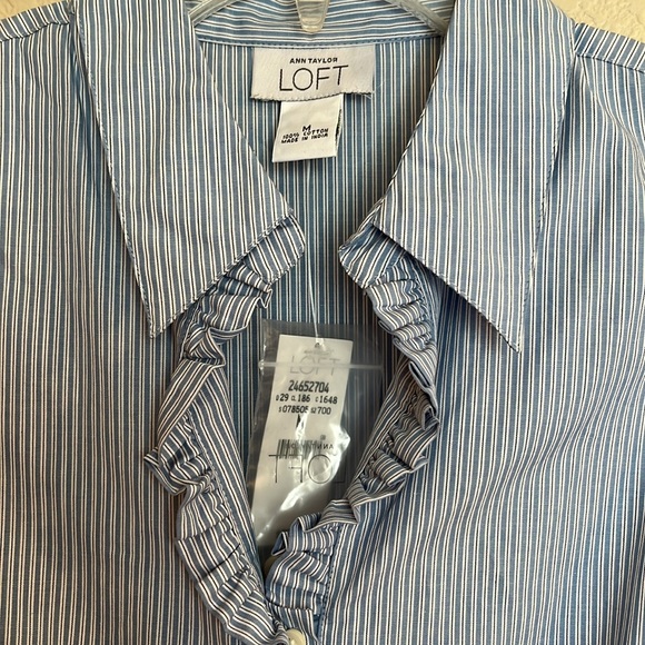 🆕 LOFT ruffle button up tank, blue & white pinstripe - Picture 2 of 7